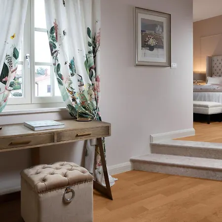 4 Bedroom Awesome In Vabriga Nyaraló