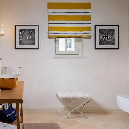 4 Bedroom Awesome In Vabriga Tar-Vabriga