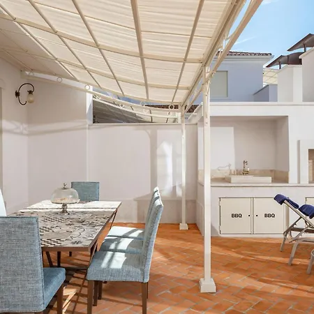 4 Bedroom Awesome In Vabriga *